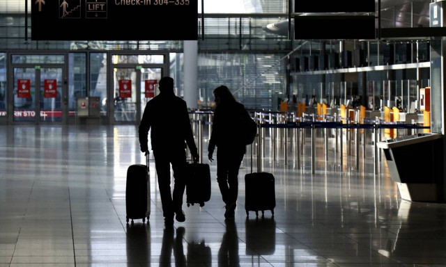 Κορονοϊός: Η Γερμανία «δείχνει» κλείσιμο συνόρων αν δεν μειωθούν τα κρούσματα