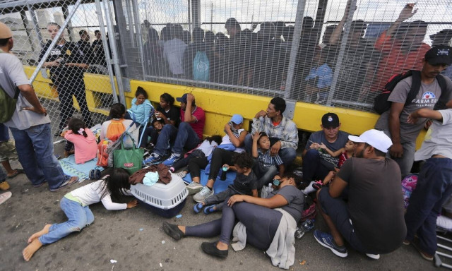 ΗΠΑ: Αναστολή στις απελάσεις μεταναστών για 100 ημέρες