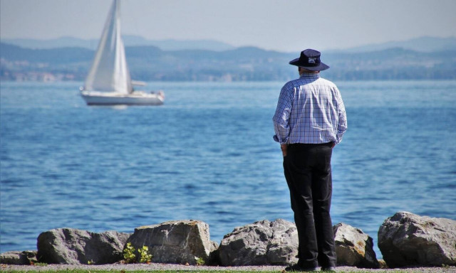 Συντάξεις: Τι ισχύει για τα μεταβατικά όρια ηλικίας - Ποιοι βγαίνουν νωρίτερα στη σύνταξη 