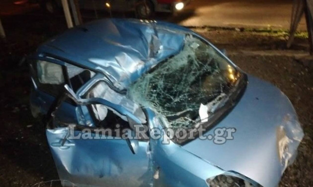 Σοκαριστικό τροχαίο στα Καμένα Βούρλα: Το αυτοκίνητο διαλύθηκε