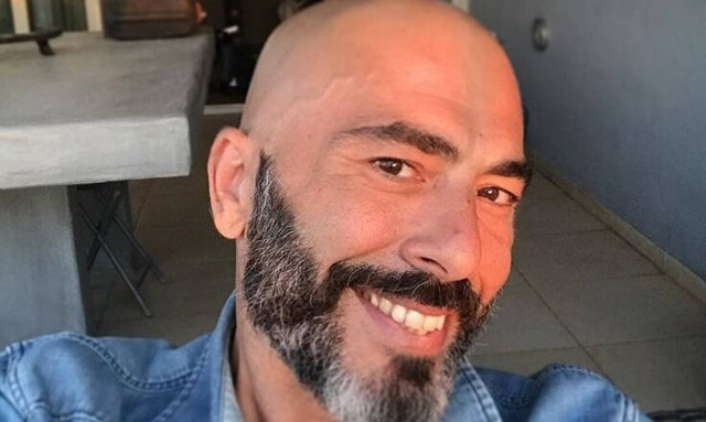 Απίστευτο: Δείτε πώς εμφανίστηκε ο Βαλάντης στην εκπομπή «Ευτυχείτε» (video)