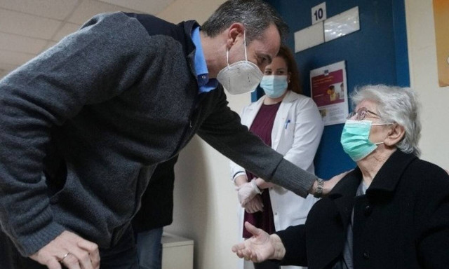 Μητσοτάκης: «Η εκστρατεία εμβολιασμού προχωρά κανονικά»