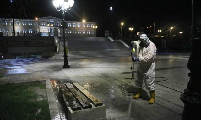 Κορονοϊός: Στο μικροσκόπιο των ειδικών οι μεταλλάξεις - Προβληματίζουν τα «ορφανά» κρούσματα