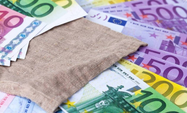 «Βρέχει» λεφτά την επόμενη εβδομάδα: Πότε πληρώνονται επιδόματα, συντάξεις και αποζημιώσεις