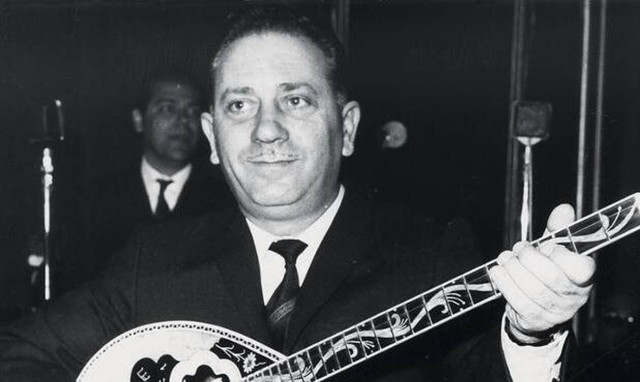 Γιώργος Ζαμπέτας: Ο «μάγος» του μπουζουκιού 