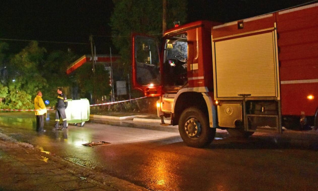 Κακοκαιρία: Πτώσεις δέντρων και διακοπές ρεύματος στην Κέρκυρα