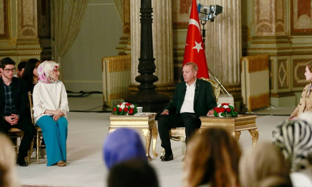 Διερευνητικές επαφές: Γιατί άλλαξε ο τόπος συνάντησης – Τα ύπουλα «παιχνίδια» της Τουρκίας