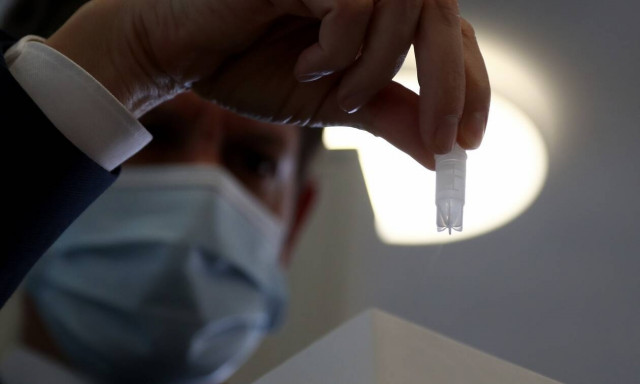 Κολχικίνη: Γιατί το φάρμακο κατά του κορονοϊού είναι game changer – Εξηγεί ο καθηγητής Δερμιτζάκης