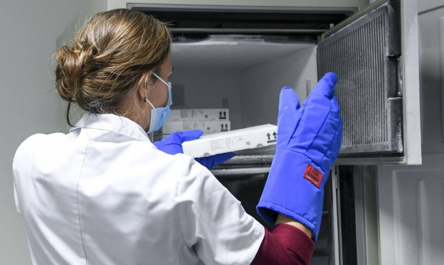 Κορονοϊός: Καμπανάκι επιστημόνων! Η βρετανική μετάλλαξη εξαπλώνεται οκτώ φορές πιο γρήγορα