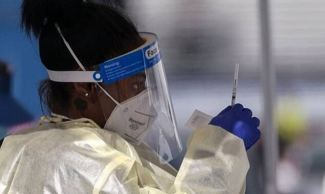 Εμβόλιο κορονοϊού: Θρίλερ με άτομο που πέθανε λίγες ώρες μετά τον εμβολιασμό του