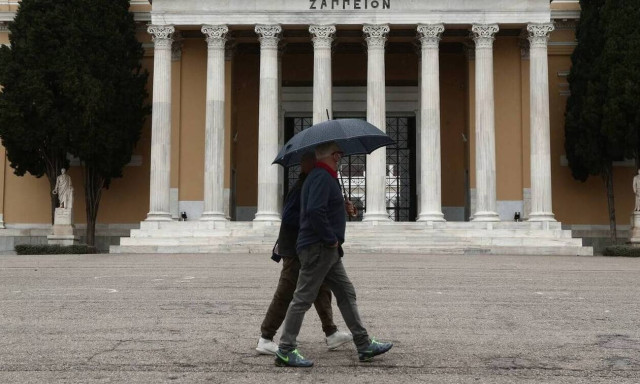 Cold front brings snow, gale force winds and heavy rain