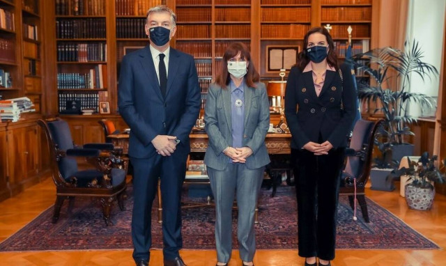 Συνάντηση της ΠτΔ Κατερίνας Σακελλαροπούλου με τον Πρόεδρο της HOPEgenesis Δρ. Στέφανο Χανδακά