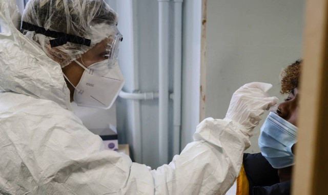 ΗΠΑ: Ο συνδυασμός δύο μονοκλωνικών αντισωμάτων μείωσε κατά 70% τις νοσηλείες και τους θανάτους