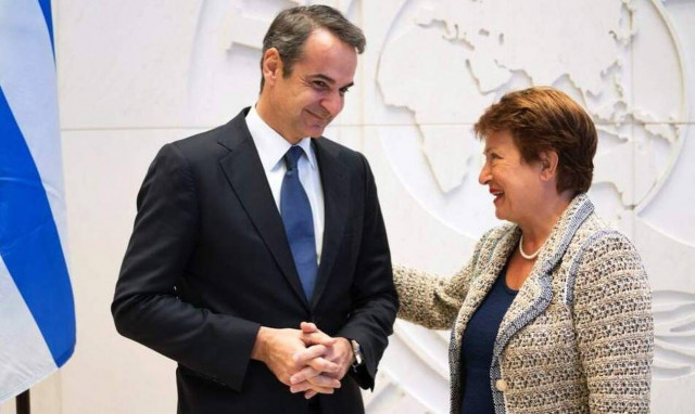 Η Ελλάδα εξοφλεί πρόωρα 3,6 δισ. ευρώ στο ΔΝΤ, αλλά και το «προικοδοτεί» με 2 δισ. ευρώ