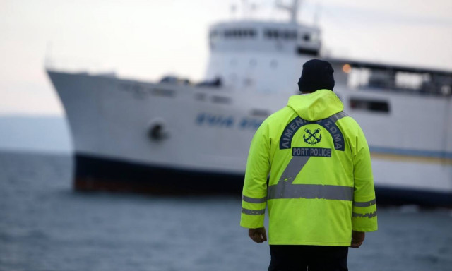 Θυελλώδεις άνεμοι στο Ιόνιο - Ποιες ακτοπλοϊκές γραμμές έκλεισαν