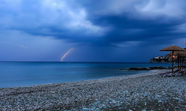 Καιρός - Έκτακτο Δελτίο ΕΜΥ: Βροχές και καταιγίδες την Τετάρτη - Μεγάλη πτώση στη θερμοκρασία