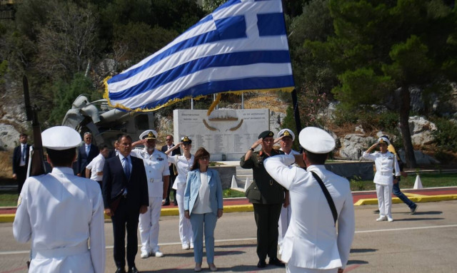 Στο Τατόι η στρατιωτική παρέλαση για την 25η Μαρτίου με Πούτιν, Μακρόν και Κάρολο της Αγγλίας;