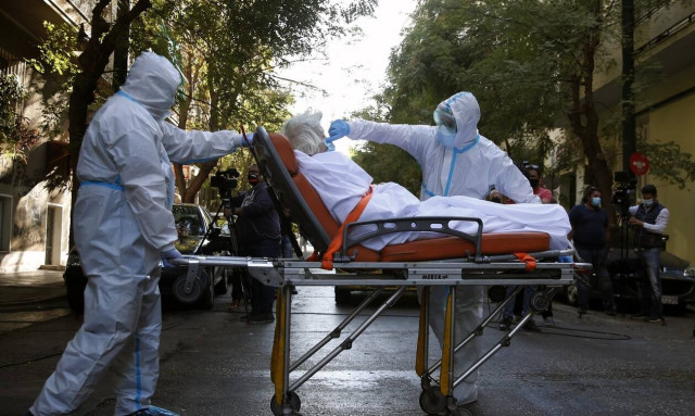 Κορονοϊός - Λαζανάς: «Ο ιός είναι εδώ, αν δεν προσέξουμε θα έχουμε έκρηξη όπως τον Νοέμβριο»