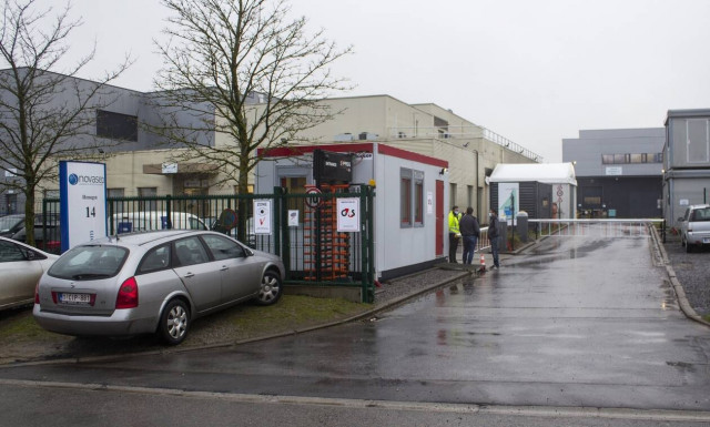 Ευρωπαϊκή Ένωση για AstraZeneca: Θα συνεχίσουμε τις επαφές μετά την έφοδο στο εργοστάσιο