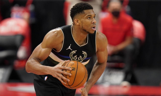 Γιάννης Αντετοκούνμπο – ΝΒΑ: Πληθωρική εμφάνιση από τον Giannis, νίκη για τους Μπακς (vid)