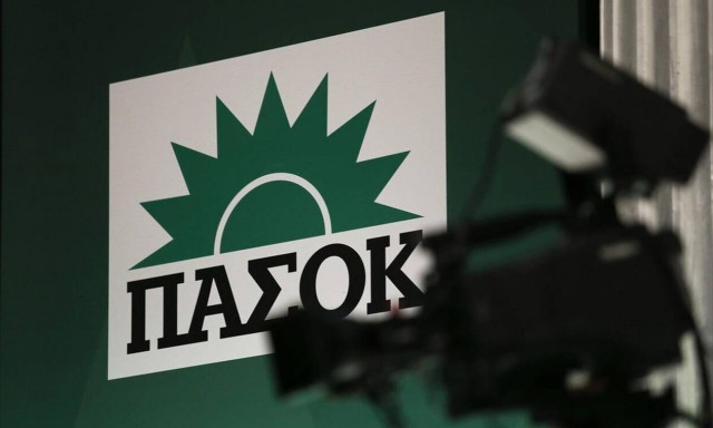 Το ΠΑΣΟΚ «σώζει» και στα εμβόλια και στα φάρμακα για τον κορονοϊό