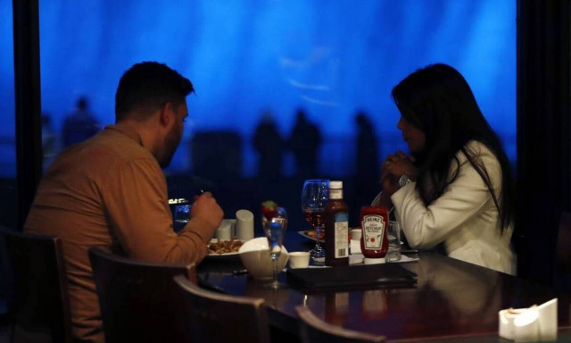 ΗΠΑ: Ανοίγουν ξανά τα εστιατόρια της Νέας Υόρκης