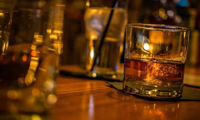 Τραγωδία: Νεκρός 15χρονος από υπερβολική κατανάλωση αλκοόλ