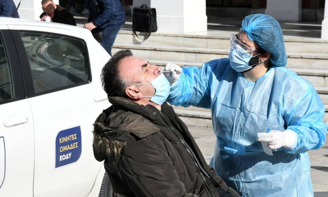 Κορονοϊός: Η δυσοίωνη πρόβλεψη που φέρνει αυστηροποίηση των μέτρων