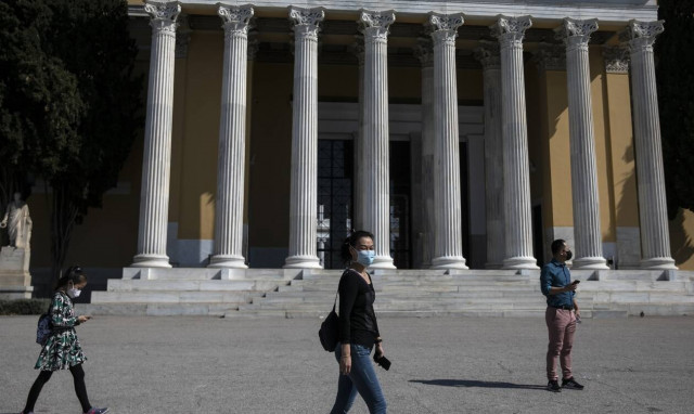 Lockdown: Ανούσια η απαγόρευση κυκλοφορίας από τις 18:00 λένε ειδικοί -«Όχι» σε άνοιγμα των σχολείων