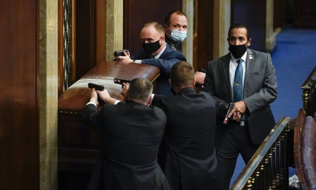 Εισβολή στο Καπιτώλιο: Διαδηλωτής βρέθηκε με εγχειρίδιο για… κατασκευή βομβών