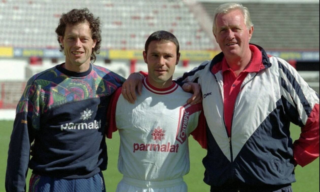 Ζαν Μαρκ Μποσμάν: Ο... άσημος που άλλαξε το ποδόσφαιρο – Βοήθησε χιλιάδες, κατέληξε να ζει σε γκαράζ