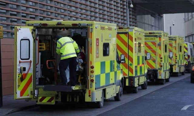 Κορονοϊός - Βρετανία: 23.275 κρούσματα και 1.200 νέοι θάνατοι το τελευταίο 24ωρο