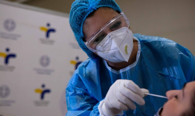 Κορονοϊός – «Βόμβα» Θάνου: Το βρετανικό στέλεχος ίσως να έχει παίξει ρόλο στην αύξηση των κρουσμάτων