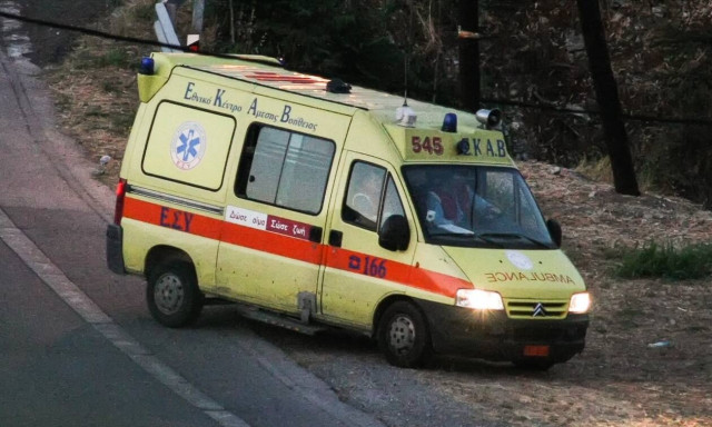 Τραγωδία στη Σάμο: Νεκρός σε τροχαίο 21χρονος – Τρεις τραυματίες