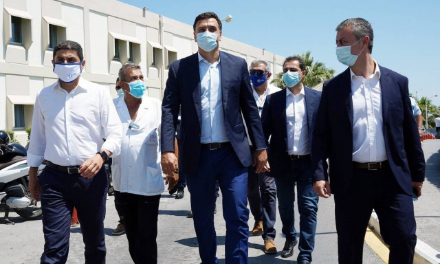 Κικίλιας για εμβολιασμούς: «Ό,τι εμβόλιο έρχεται θα γίνεται αμέσως»