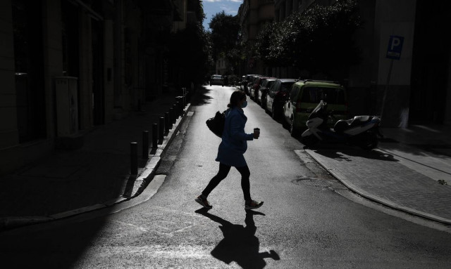 Καπραβέλος στο Newsbomb.gr: Διασπορά σημαίνει και μετάλλαξη - Σε τι ποσοστό προστατεύει το εμβόλιο;