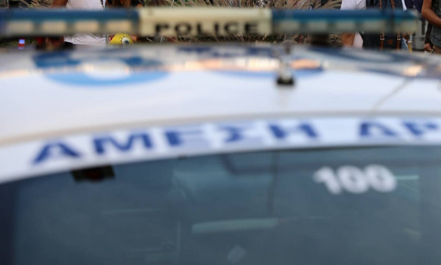 Εισέβαλαν με βαριοπούλα σε βενζινάδικο - Ψέκασαν τις κάμερες με πυροσβεστήρα