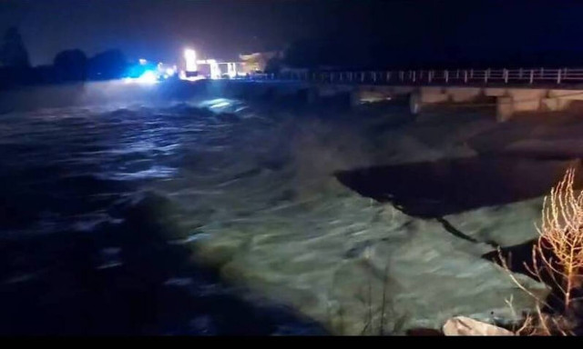 Συναγερμός στην Μυτιλήνη: Οι έντονες βροχοπτώσεις «φούσκωσαν» τους ποταμούς Αχερώνα και Τσικνιά