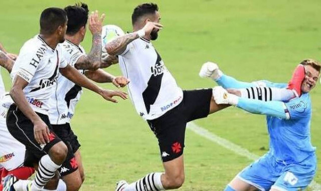 Σοκαριστικός τραυματισμός! «Δολοφονική» κλωτσιά στο πρόσωπο (video+photos)