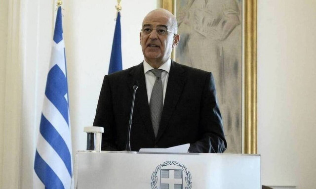 FM Dendias visits London	