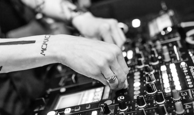 Κορονοϊός: 42 άτομα έκαναν πάρτι σε σπίτι στην Κυψέλη - «Βροχή» τα πρόστιμα σε όλη την Ελλάδα