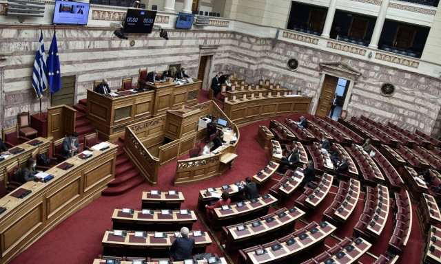 Στη Βουλή δικογραφίες για Νίκο Παππά και σκάνδαλο Folli-Follie