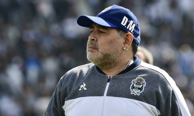 Ντιέγκο Μαραντόνα: «Του έδιναν μπύρα και μαριχουάνα για να τον... ξεφορτωθούν!» (photos)