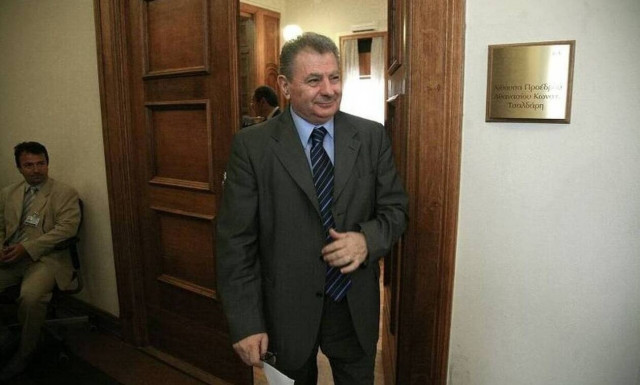 Σήφης Βαλυράκης: Μήνυση κατ’ αγνώστων από την οικογένειά του – Δύο ψαροκάικα στο «μικροσκόπιο»