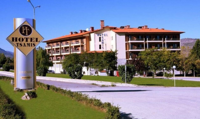 Καστοριά: Η ιστορία του ξενοδοχείου που ισοπεδώθηκε – Απίστευτες εικόνες από την έκρηξη