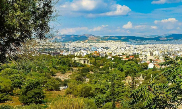 High temperatures will prevail in Greece until Tuesday	