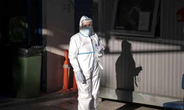 Θήβα: Στο νοσοκομείο και ο πατέρας της 16χρονης που έχασε τη μάχη με τον κορονοϊό