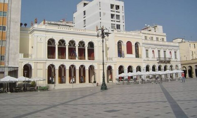 Σκληρό lockdown σε Πάτρα, Χαλκίδα και Άγιο Νικόλαο - Ποιες περιοχές μπήκαν στο «κόκκινο»