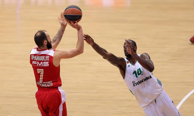 Ολυμπιακός – Παναθηναϊκός: Τα ντέρμπι που κρίθηκαν στο τελευταίο σουτ (videos)