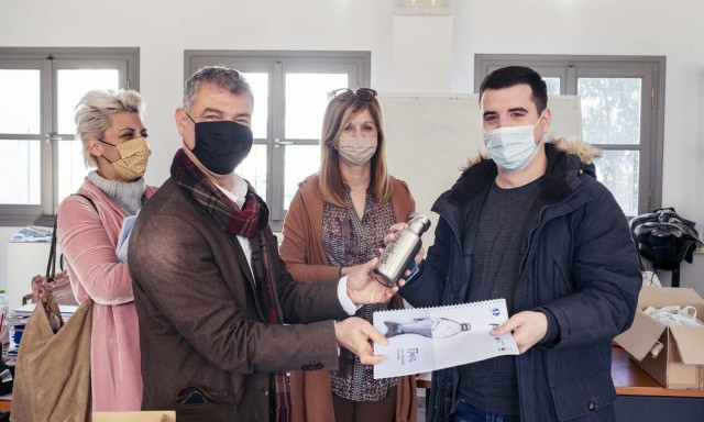 Η Πάρος απορρίπτει τα πλαστικά μίας χρήσης 